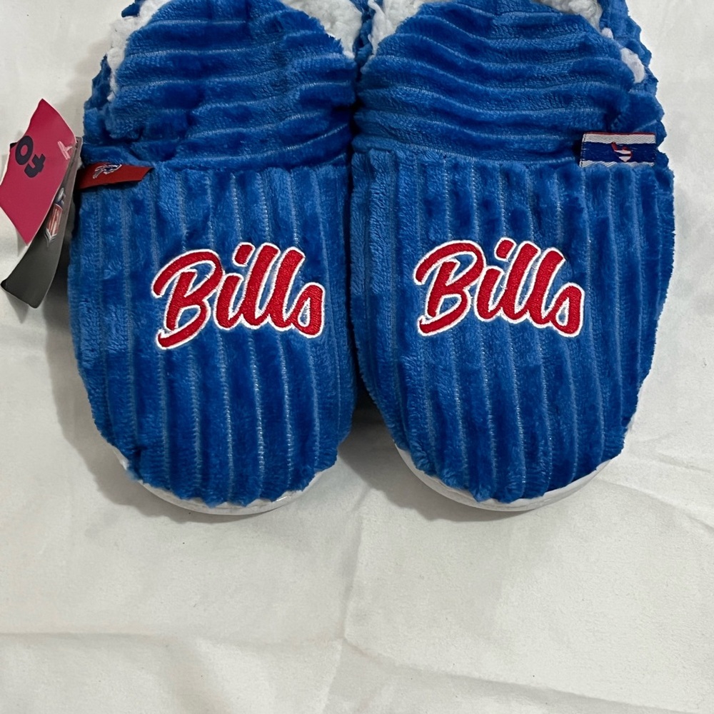 NFL Buffalo Bills Blue Plush Slippers - 'Bills' Logo Size Small 5-6 New with Tag